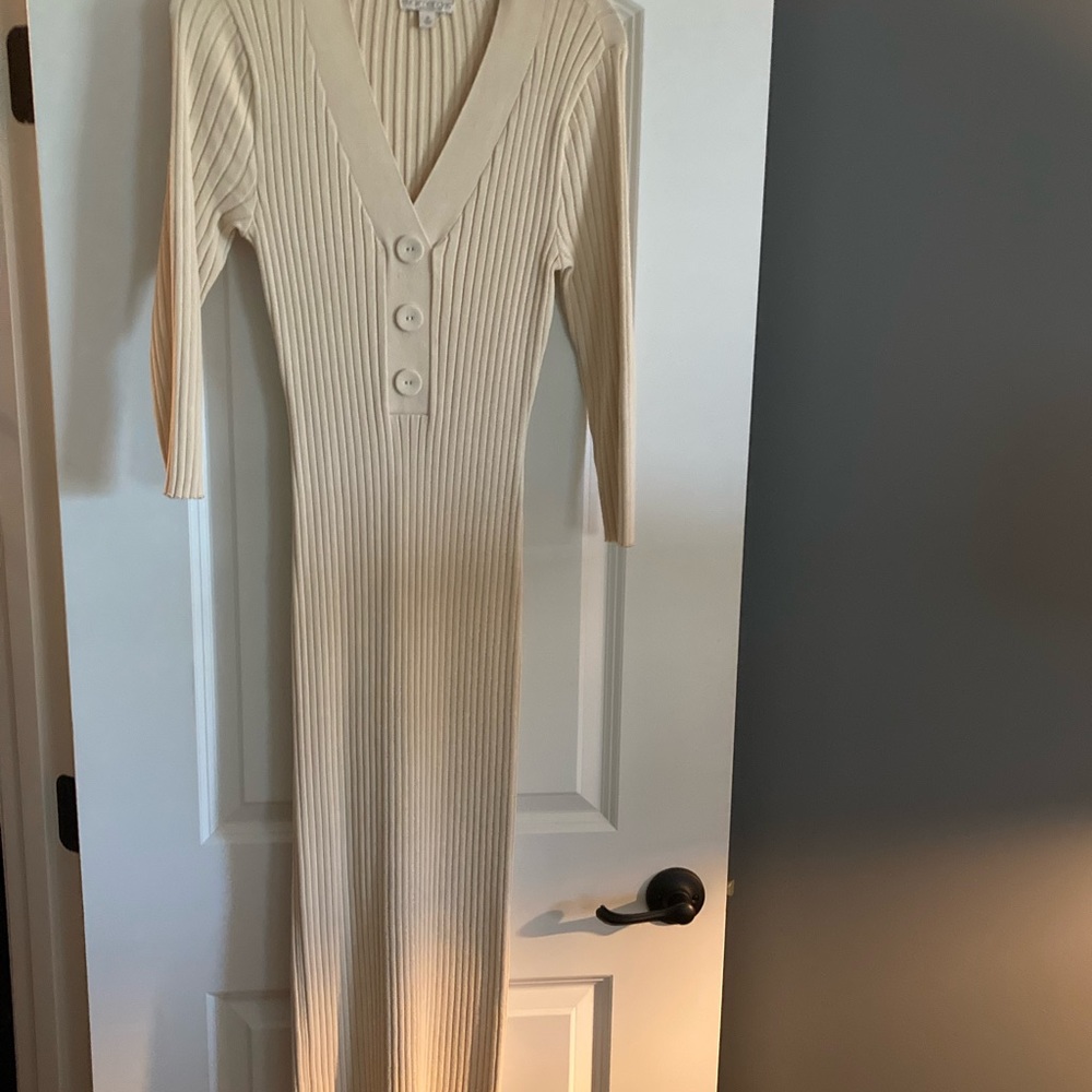 Eva Mendes cream dress